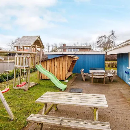 8 Person Holiday In Vakantiehuis *